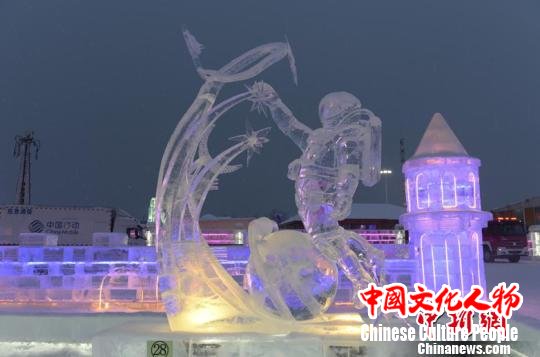 俄选手雕刻《王者荣耀》角色在国际冰雕赛获奖