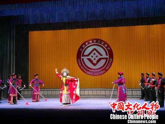 图为演出剧照。 胡远航 摄 图为演出剧照。 胡远航 摄
