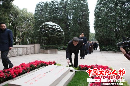 上海举办宋庆龄诞辰125周年纪念仪式(图)