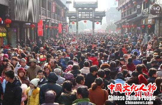 南京夫子庙灯会首次要求实名网上预约