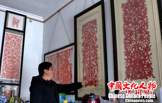 程兴红的剪纸作品 钟欣 摄