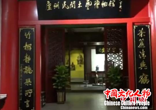 胡氏木艺家族雕刻和收集的木雕作品 张俊 摄 胡氏木艺家族雕刻和收集的木雕作品 张俊 摄