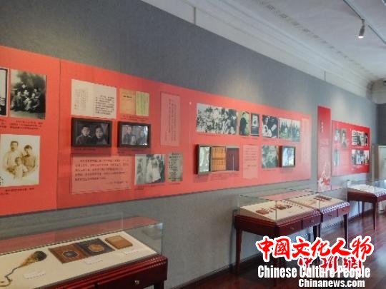 广州举行许广平120周年诞辰纪念展 江泽炼 摄 广州举行许广平120周年诞辰纪念展 江泽炼 摄
