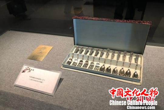 “菊石之谊”图片展广州开幕展现宋庆龄与何香凝60年友情