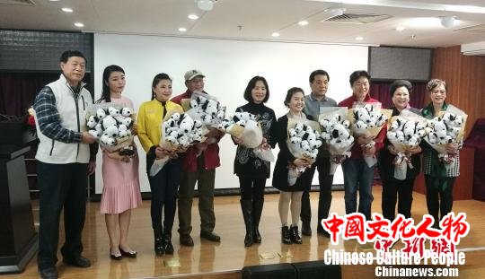 现场嘉宾合影 钟欣 摄