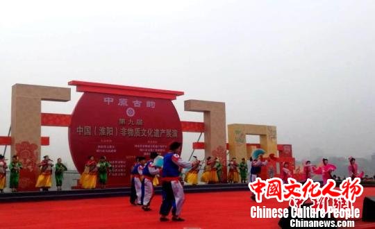 图为来自河北省的非遗项目昌黎地秧歌。　刘鹏 摄