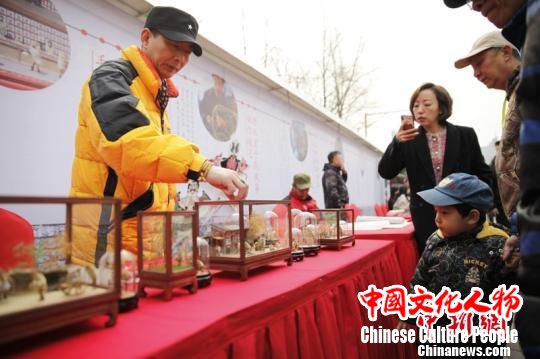 第十二届“春分?朝阳”民俗文化节在日坛公园举办。 张宇亮 摄 第十二届“春分?朝阳”民俗文化节在日坛公园举办。 张宇亮 摄