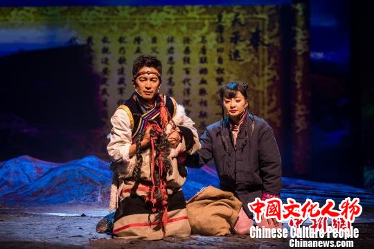 20日晚，历史题材史诗话剧《共同家园》在拉萨上演。　何蓬磊 摄