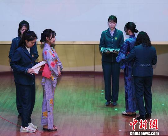 文化节上举行日本浴衣展示 刘栋 摄