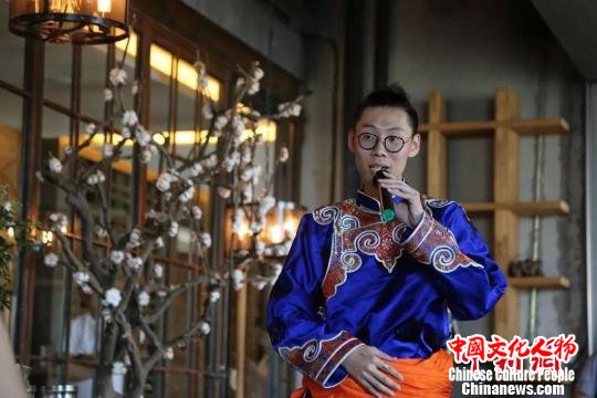 鄂温克·哈尼族非遗文化公益行活动在黑龙江启动，搭建了南北少数民族交流的平台。　刘锡菊 摄