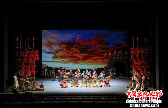 原创民族舞剧《天路》首演 剧院供图 摄 原创民族舞剧《天路》首演 剧院供图 摄
