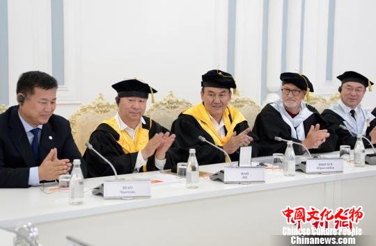 范扬获颁国际和平艺术家奖:愿为一带一路建设添砖加瓦