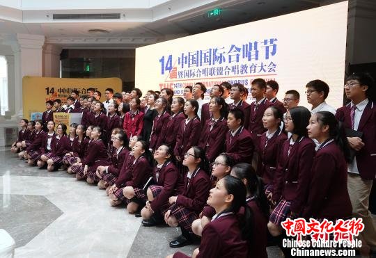 35中合唱团现场表演 杜洋 摄 35中合唱团现场表演 杜洋 摄