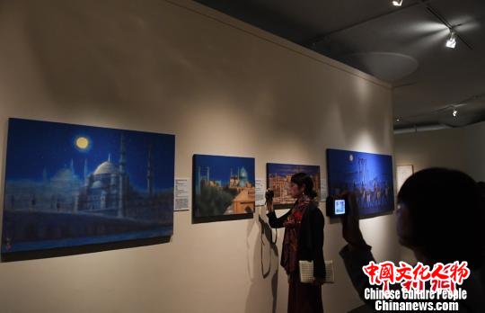 图为展览现场。 杨艳敏 摄 图为展览现场。 杨艳敏 摄